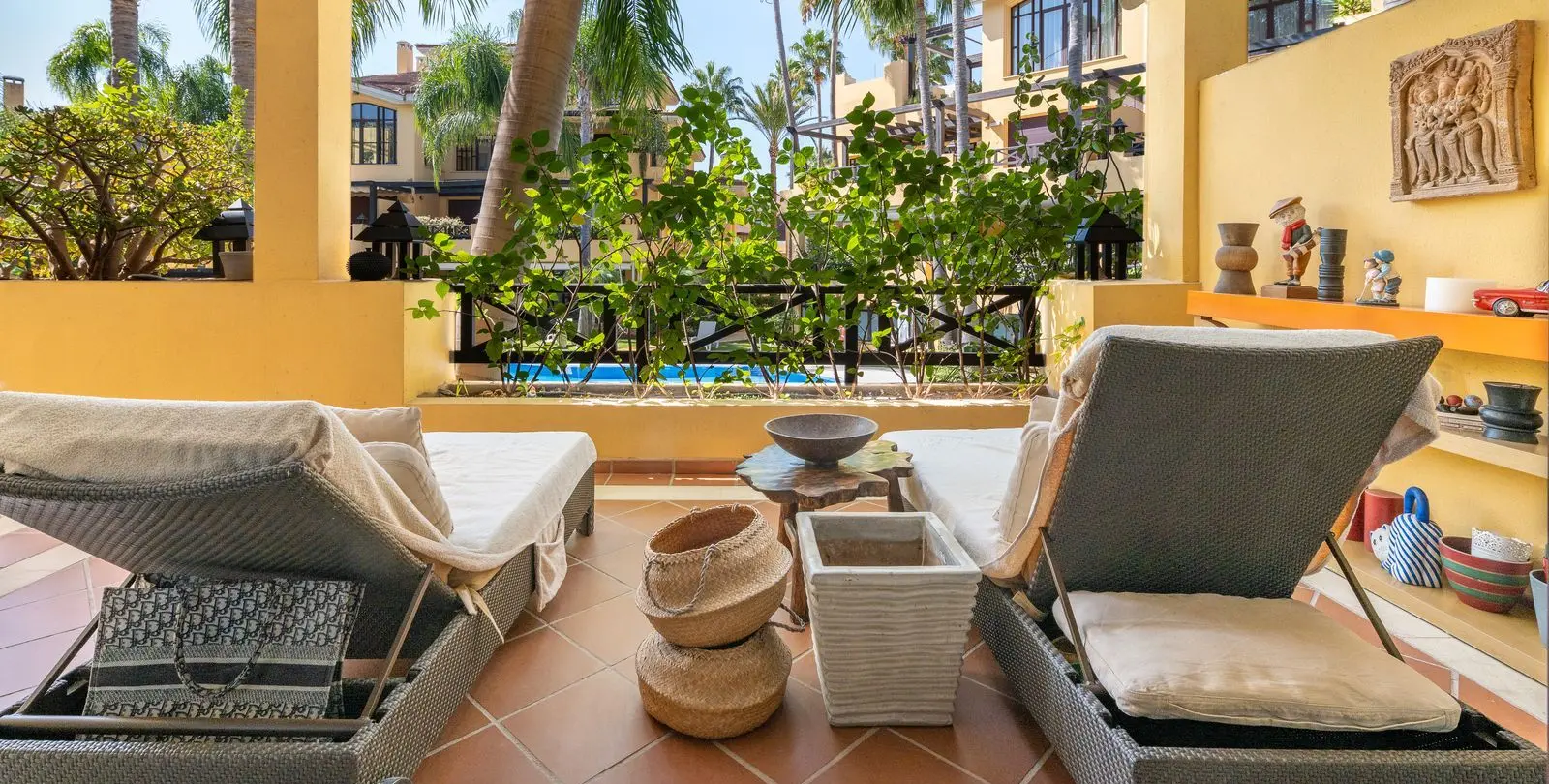 Venta de apartamento en planta baja en Puerto Banús 6