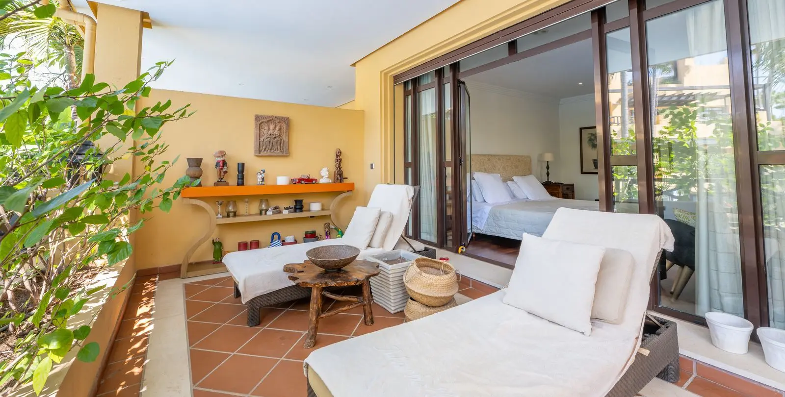 Venta de apartamento en planta baja en Puerto Banús 7