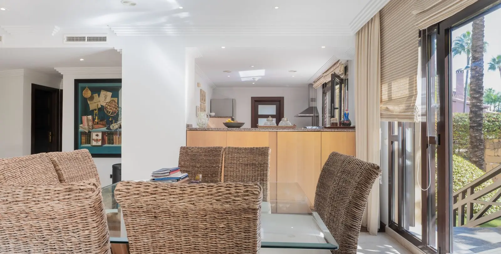 Venta de apartamento en planta baja en Puerto Banús 16