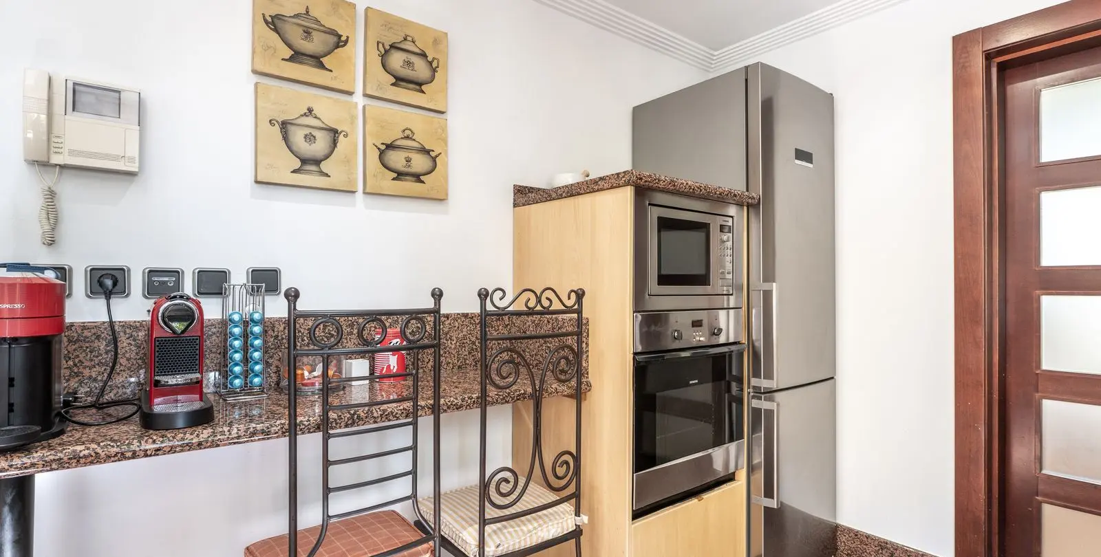 Venta de apartamento en planta baja en Puerto Banús 17