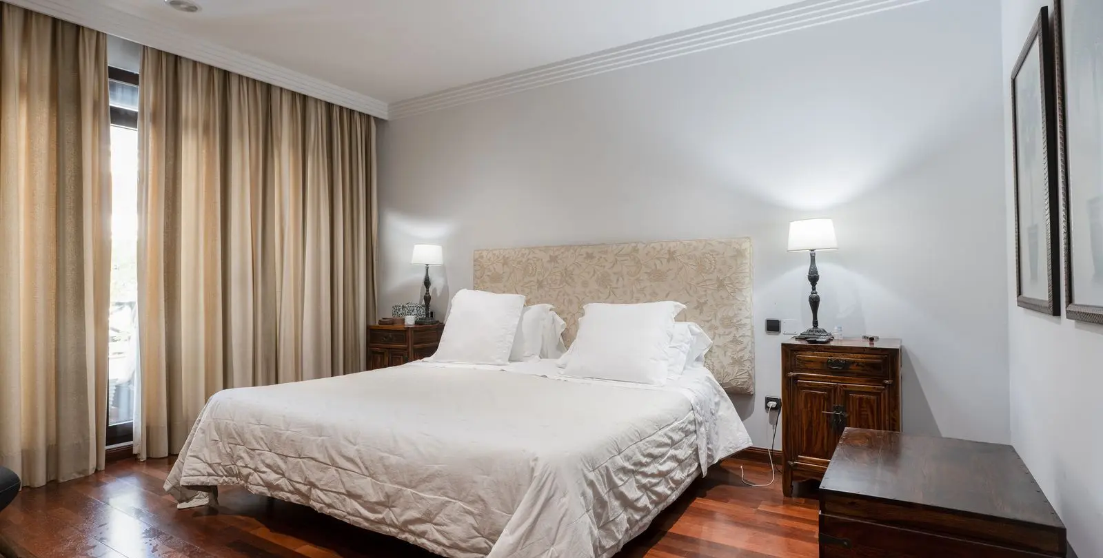 Venta de apartamento en planta baja en Puerto Banús 19