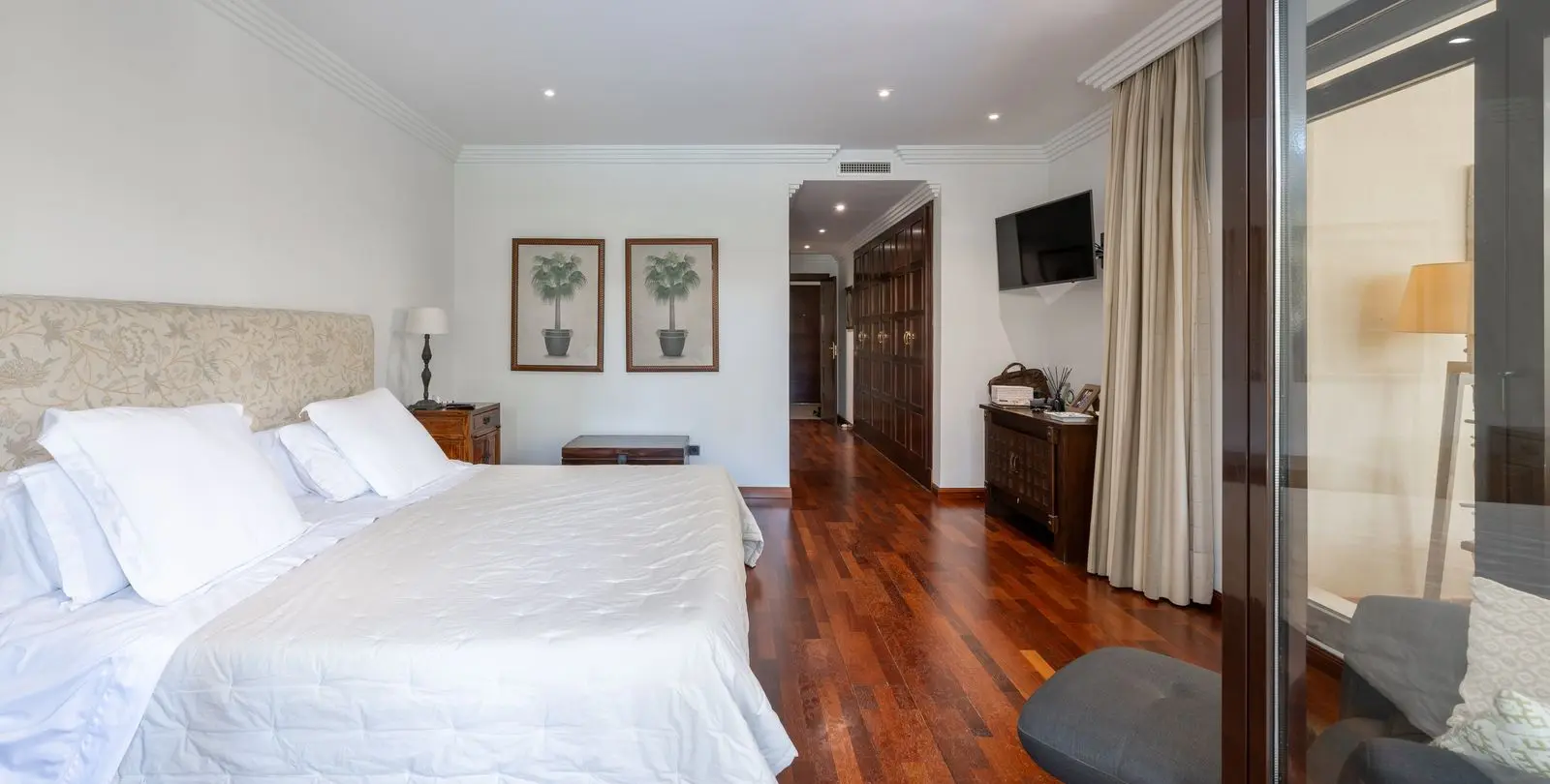 Venta de apartamento en planta baja en Puerto Banús 21