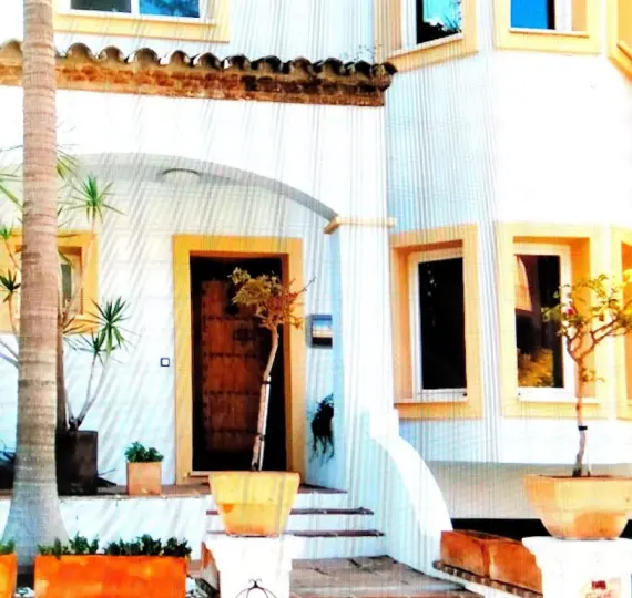 Продажа дома на две семьи в Puerto Banús