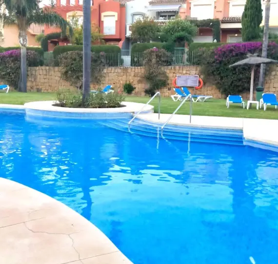 Продажа дома на две семьи в Puerto Banús