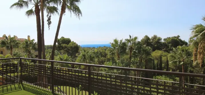 Sale of ground floor apartment in Sierra Blanca 3