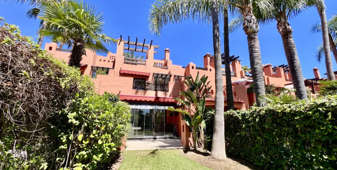 Sale of townhouse in Marbella (district The Golden Mile) 1