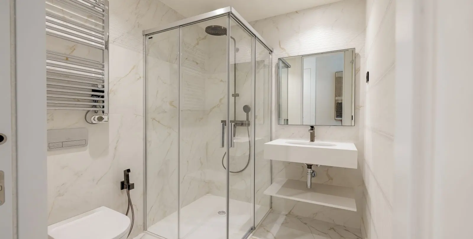 Sale of ground floor apartment in New Golden Mile 11