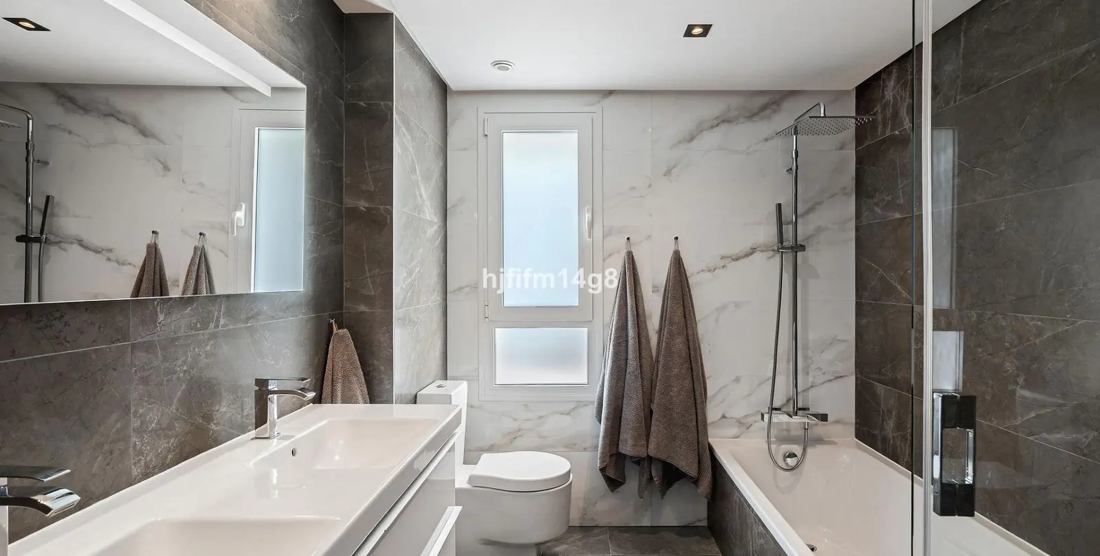 Venta de ático dúplex en La Quinta 12