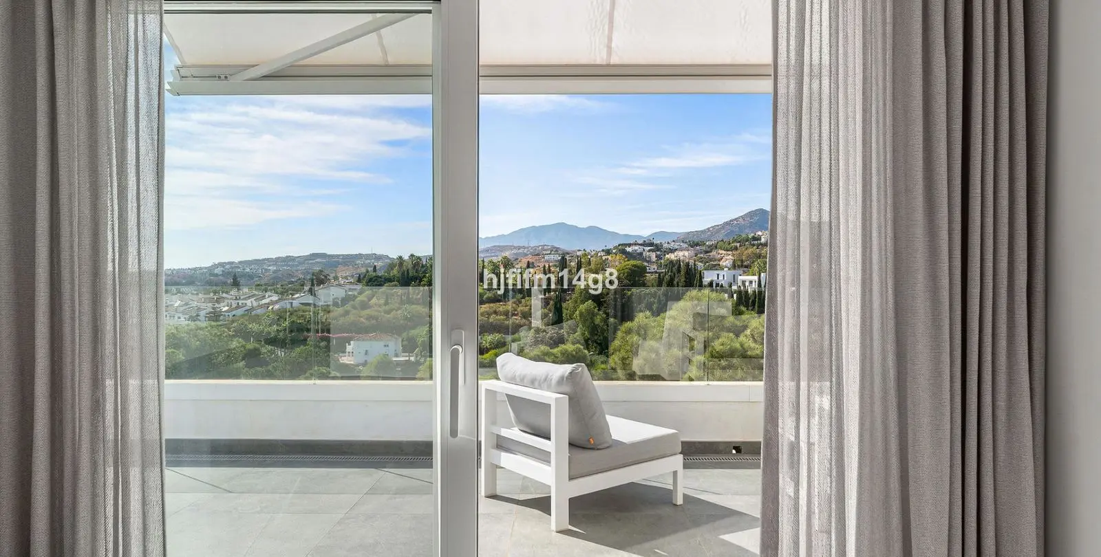 Venta de ático dúplex en La Quinta 16