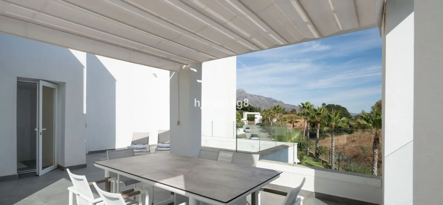 Sale of penthouse duplex in La Quinta 1