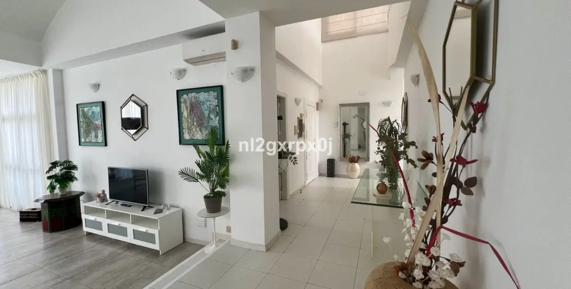 Продажа  отдельно стоящей виллы в Reserva de Marbella 25