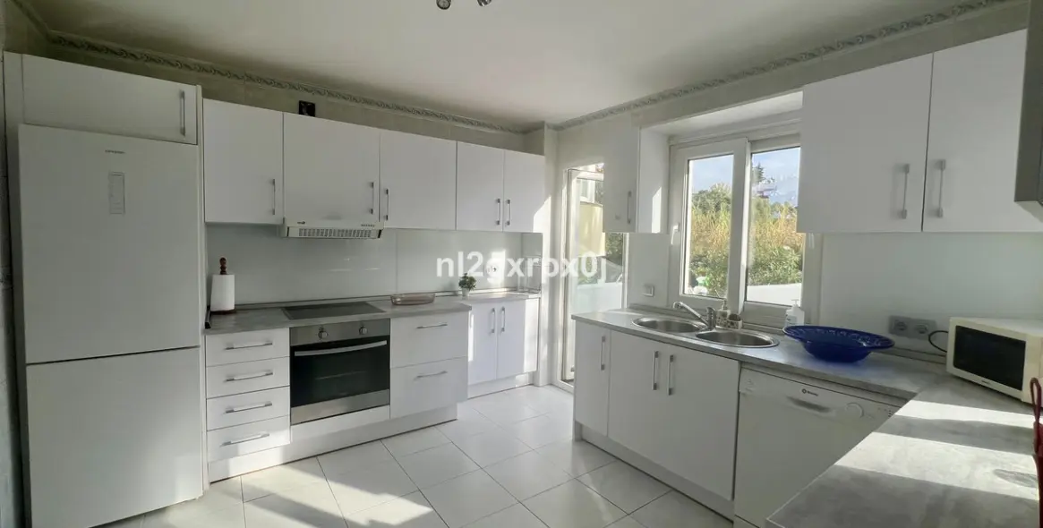 Продажа  отдельно стоящей виллы в Reserva de Marbella 28