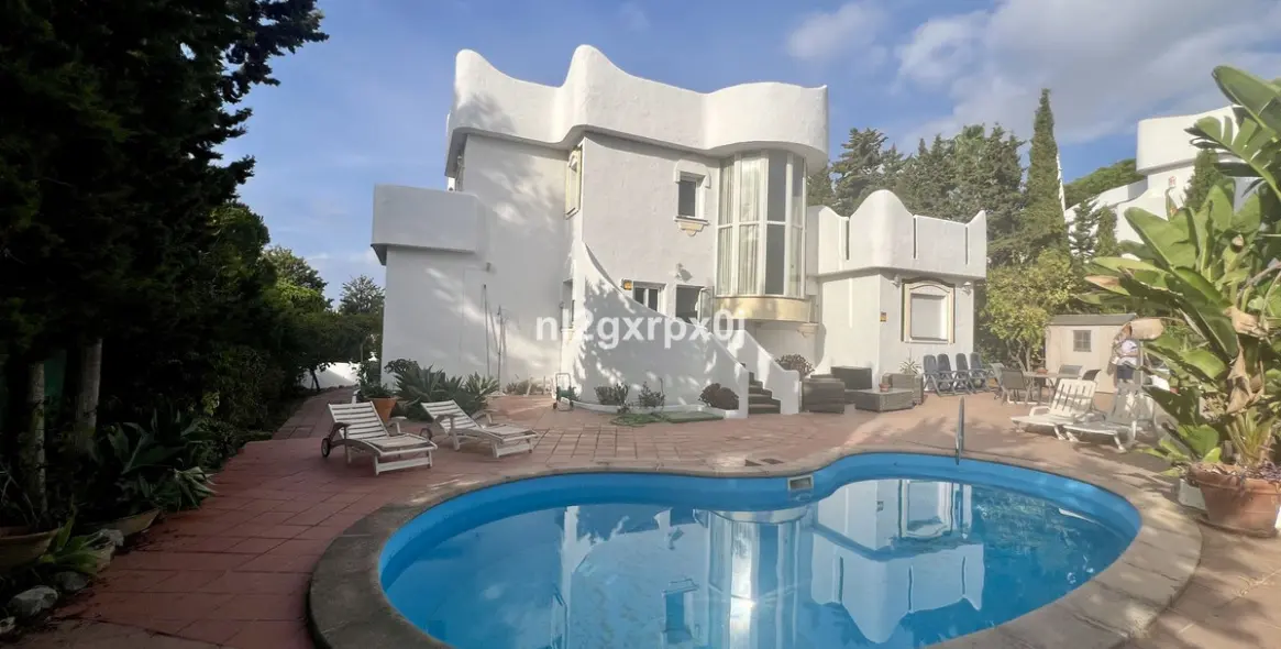 Продажа  отдельно стоящей виллы в Reserva de Marbella 31