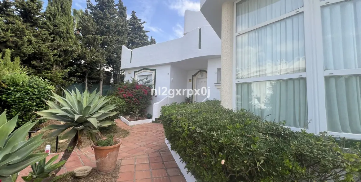 Продажа  отдельно стоящей виллы в Reserva de Marbella 33