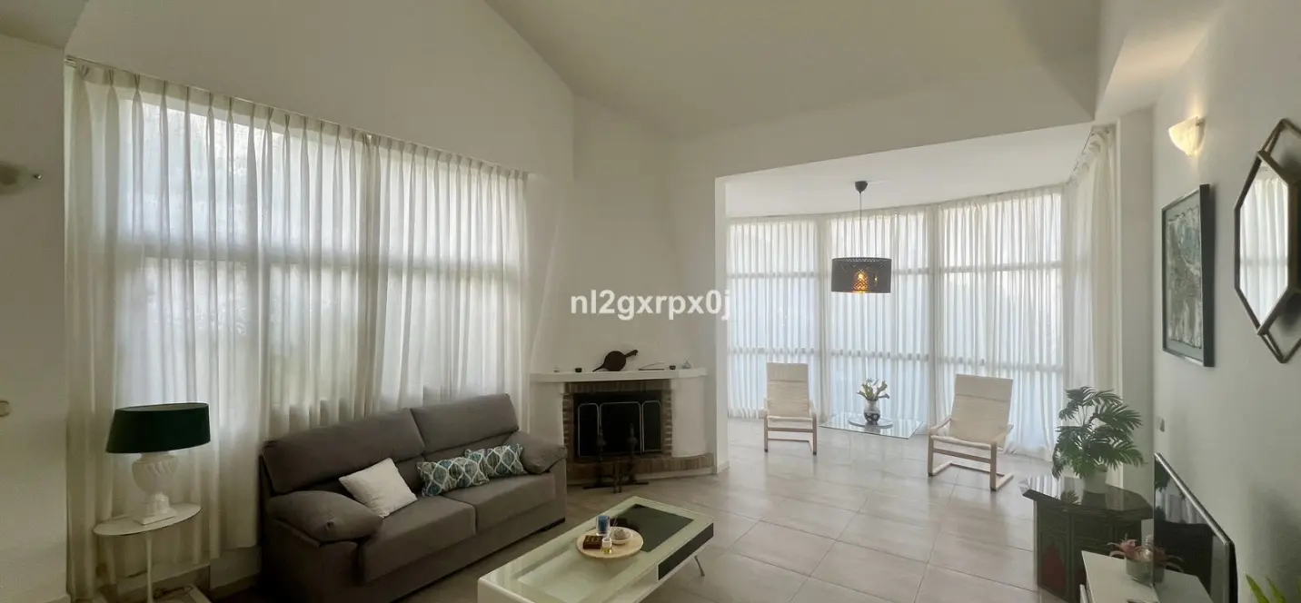 Sale of detached villa in Reserva de Marbella 3