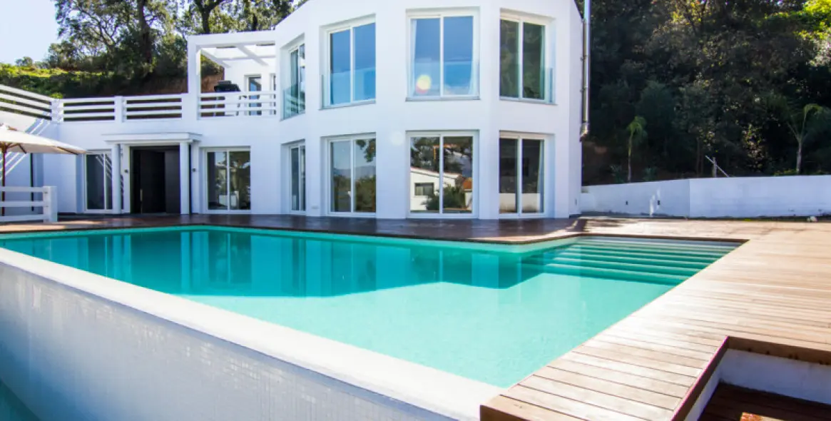 Sale of detached villa in La Mairena 1