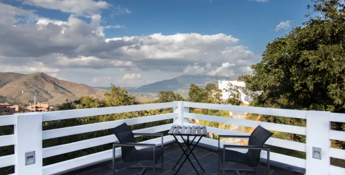 Sale of detached villa in La Mairena 6