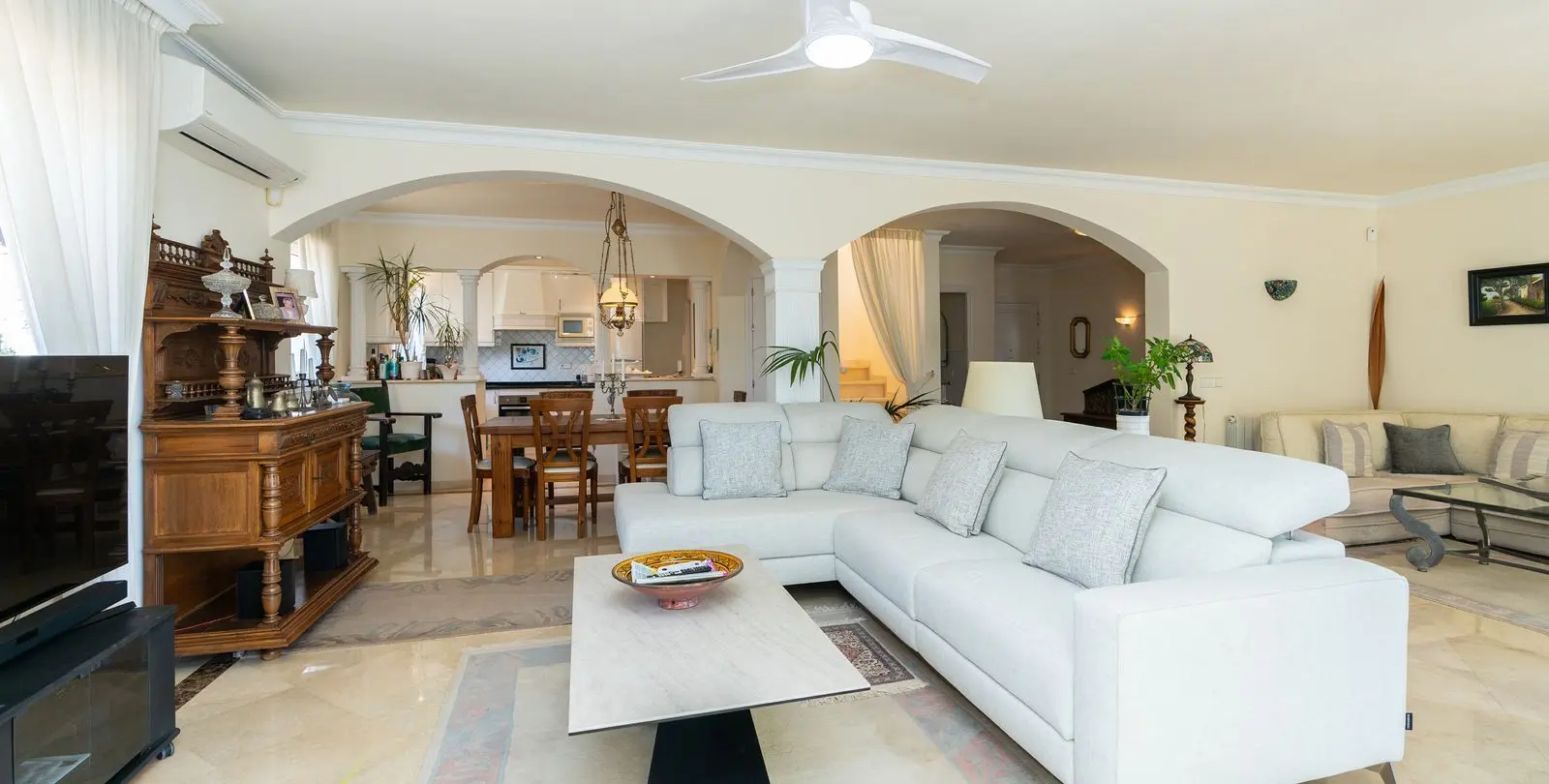 Sale of detached villa in Torrenueva 18
