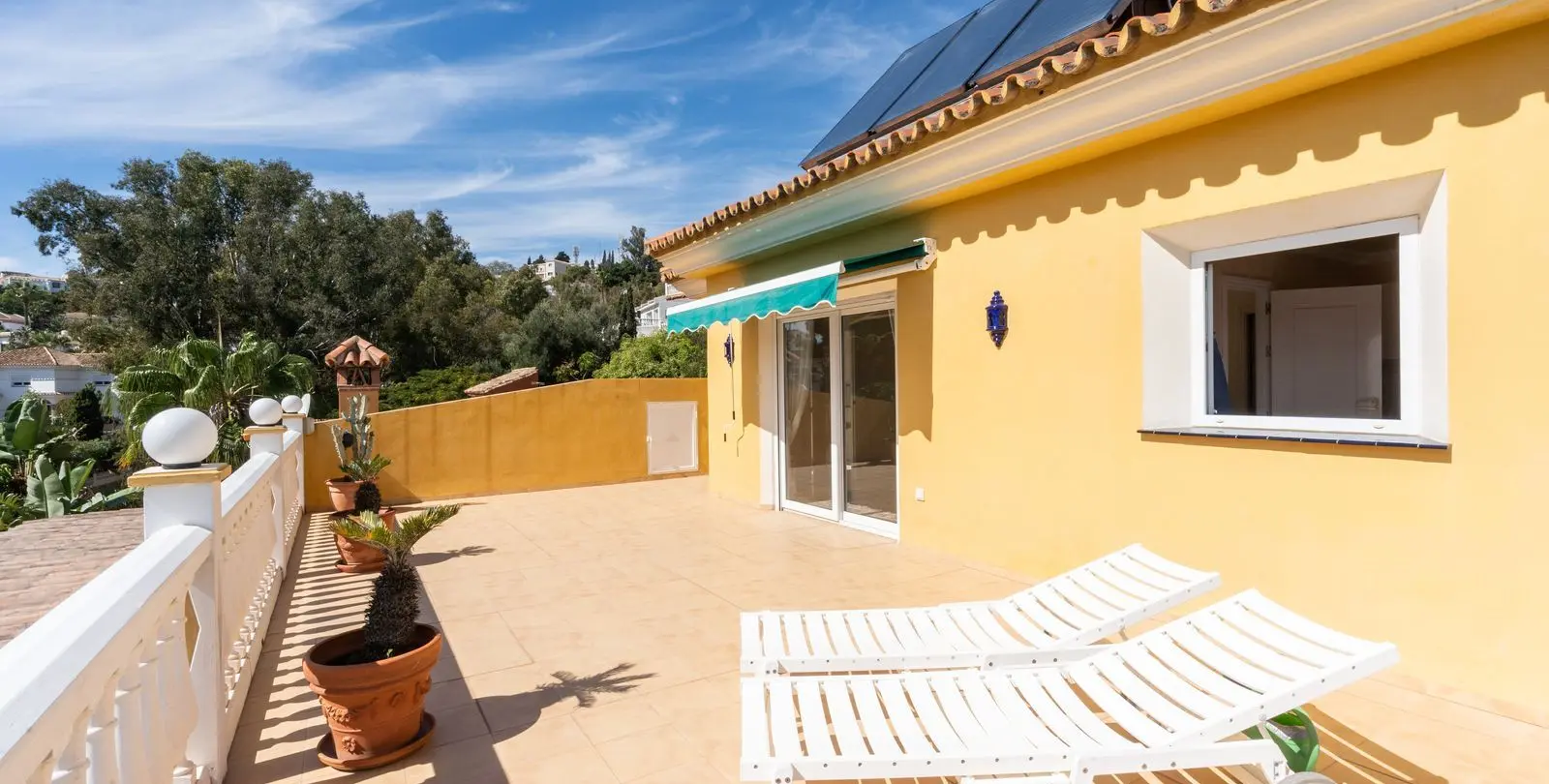 Sale of detached villa in Torrenueva 29