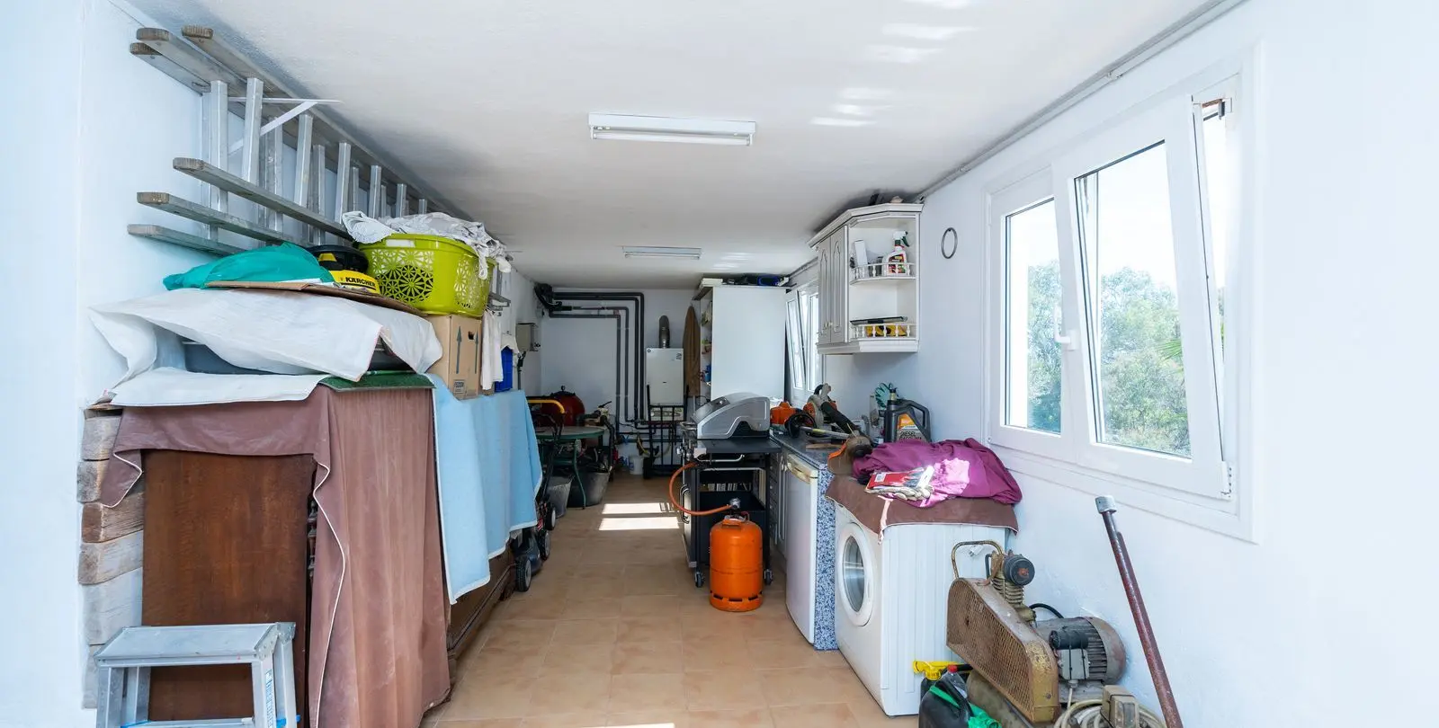 Sale of detached villa in Torrenueva 36