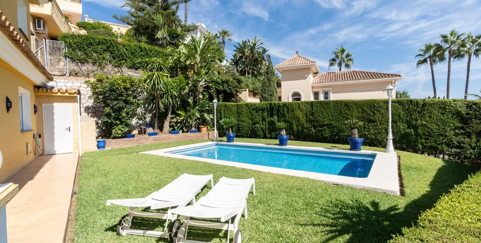 Sale of detached villa in Torrenueva 37