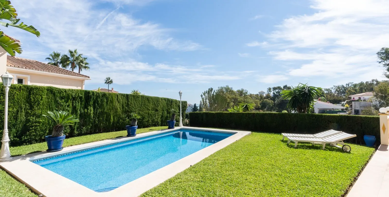 Sale of detached villa in Torrenueva 39