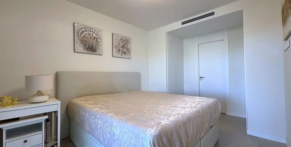 Sale of townhouse in Artola 24