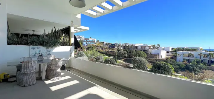 Sale of townhouse in Artola 2