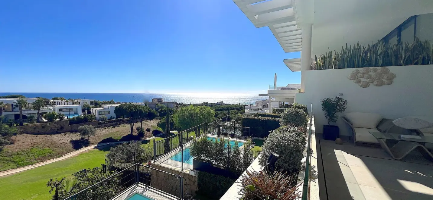 Sale of townhouse in Artola 3