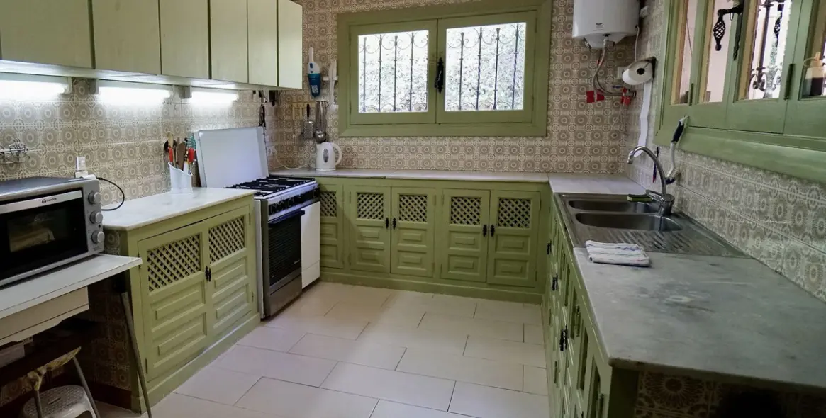 Продажа  отдельно стоящей виллы в Estepona (район El Paraiso) 5