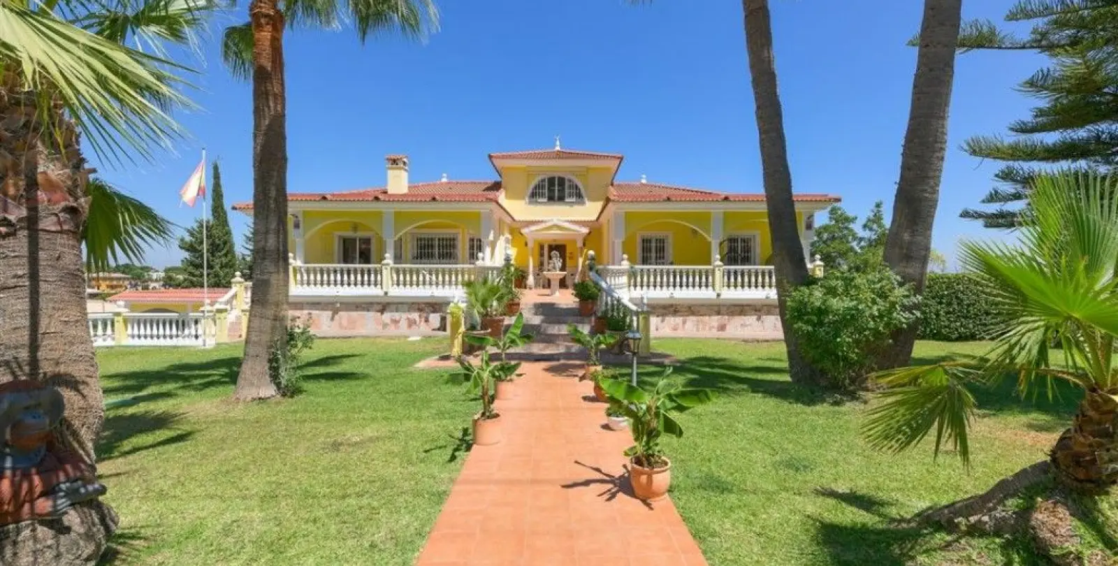 Sale of detached villa in Alhaurín de la Torre 1
