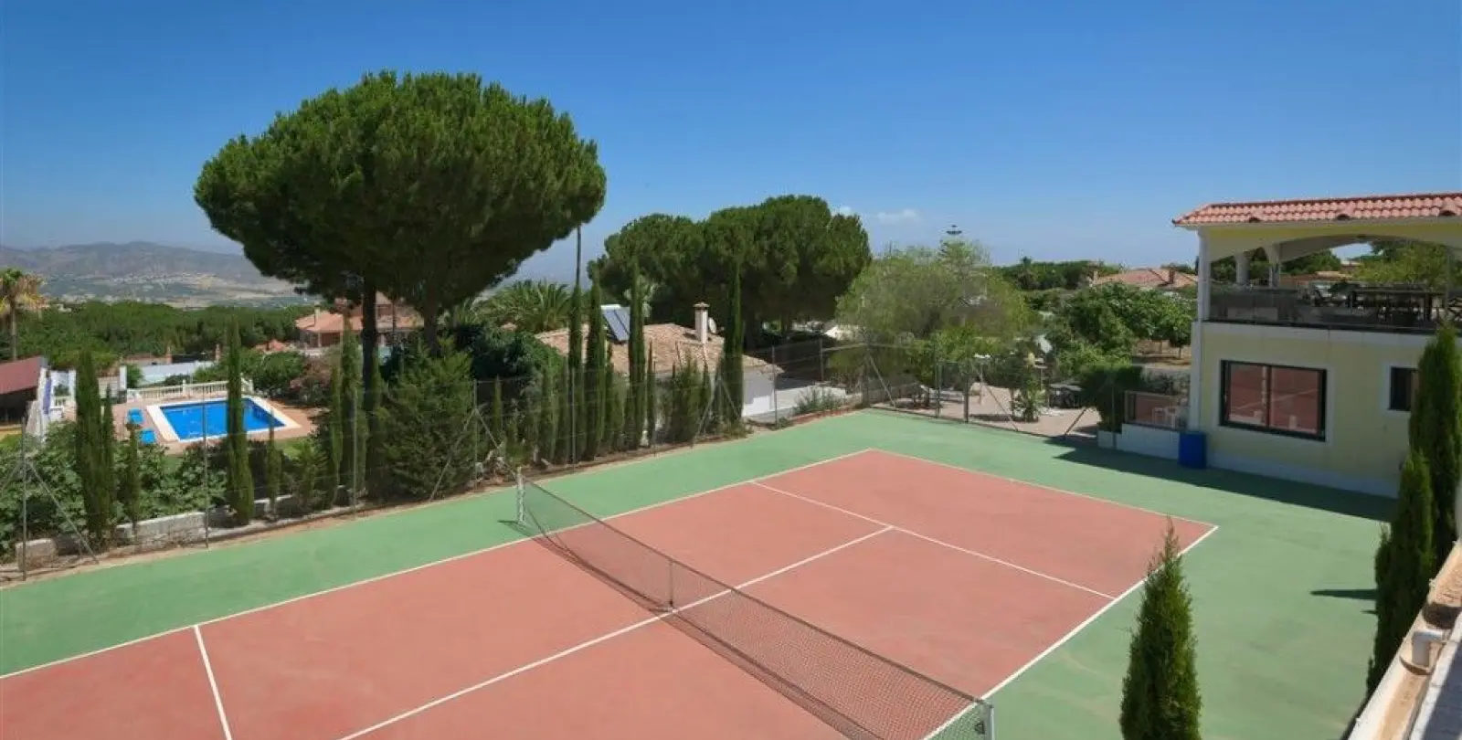 Sale of detached villa in Alhaurín de la Torre 16