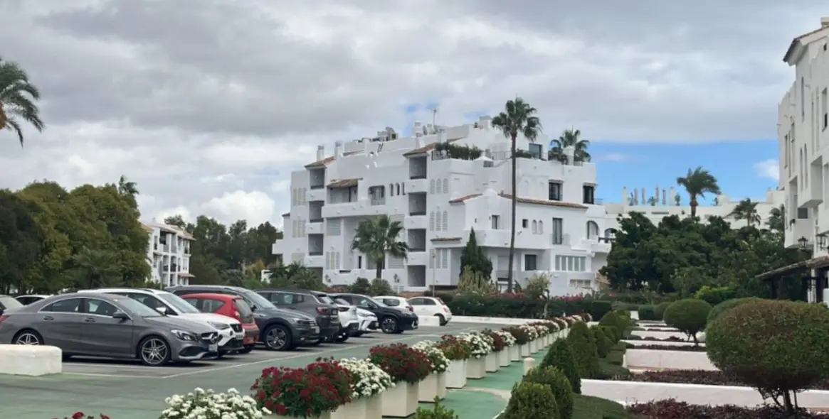 Продажа апартаментов на первом этаже в Puerto Banús 4
