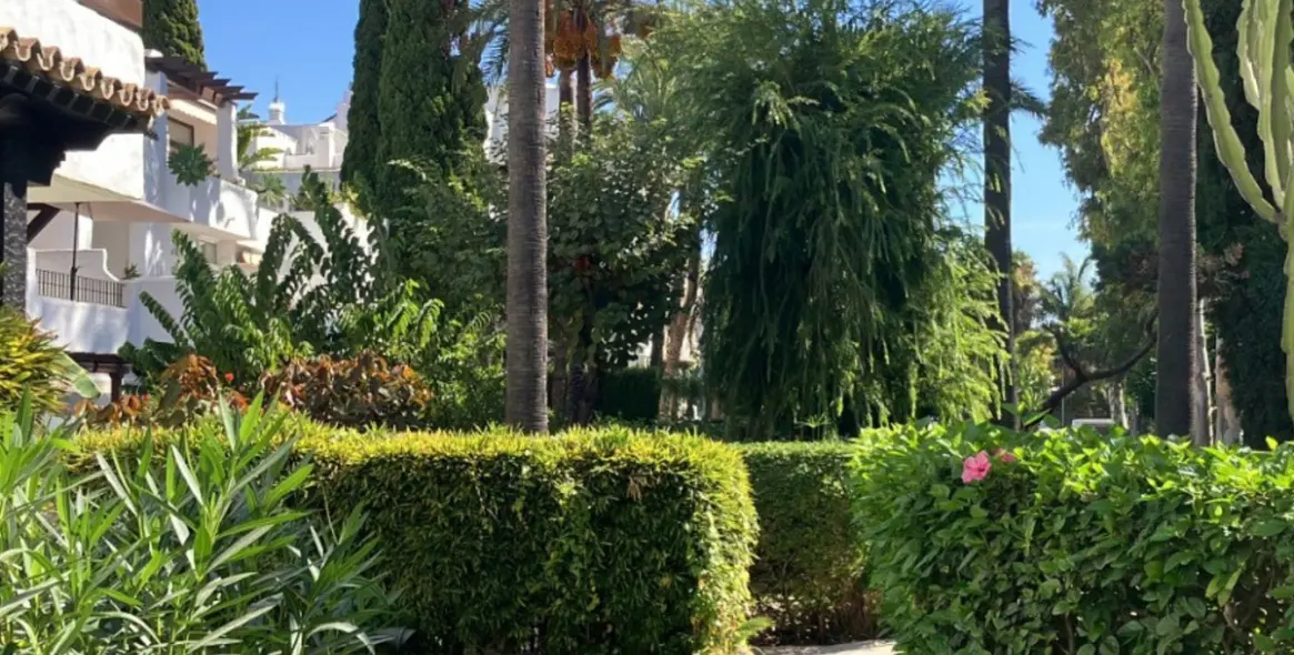 Продажа апартаментов на первом этаже в Puerto Banús 6