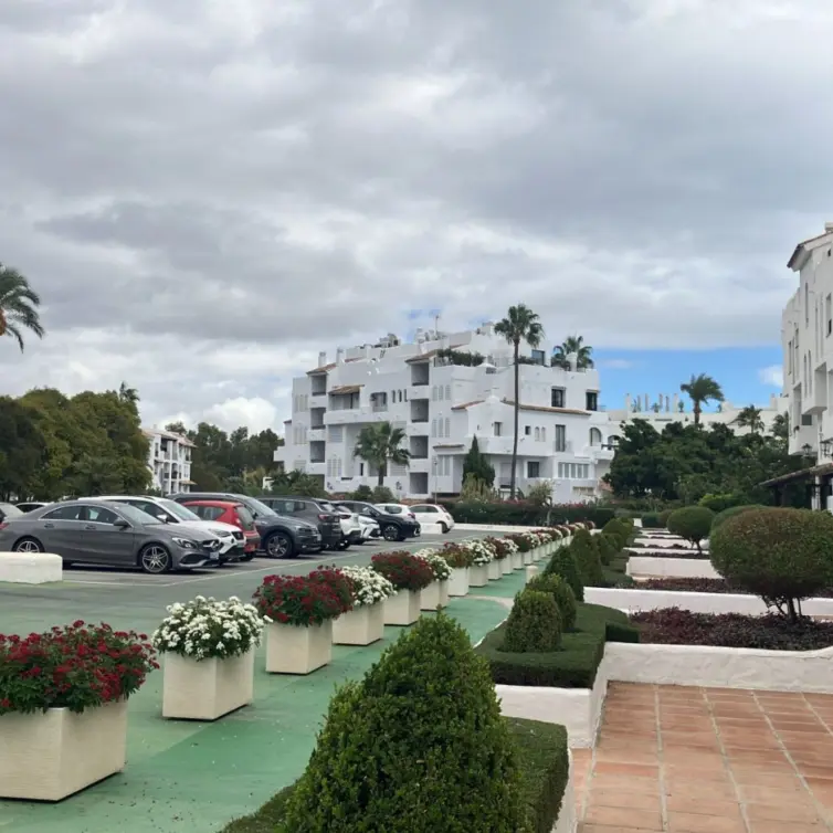 Sale of ground floor apartment in Puerto Banús