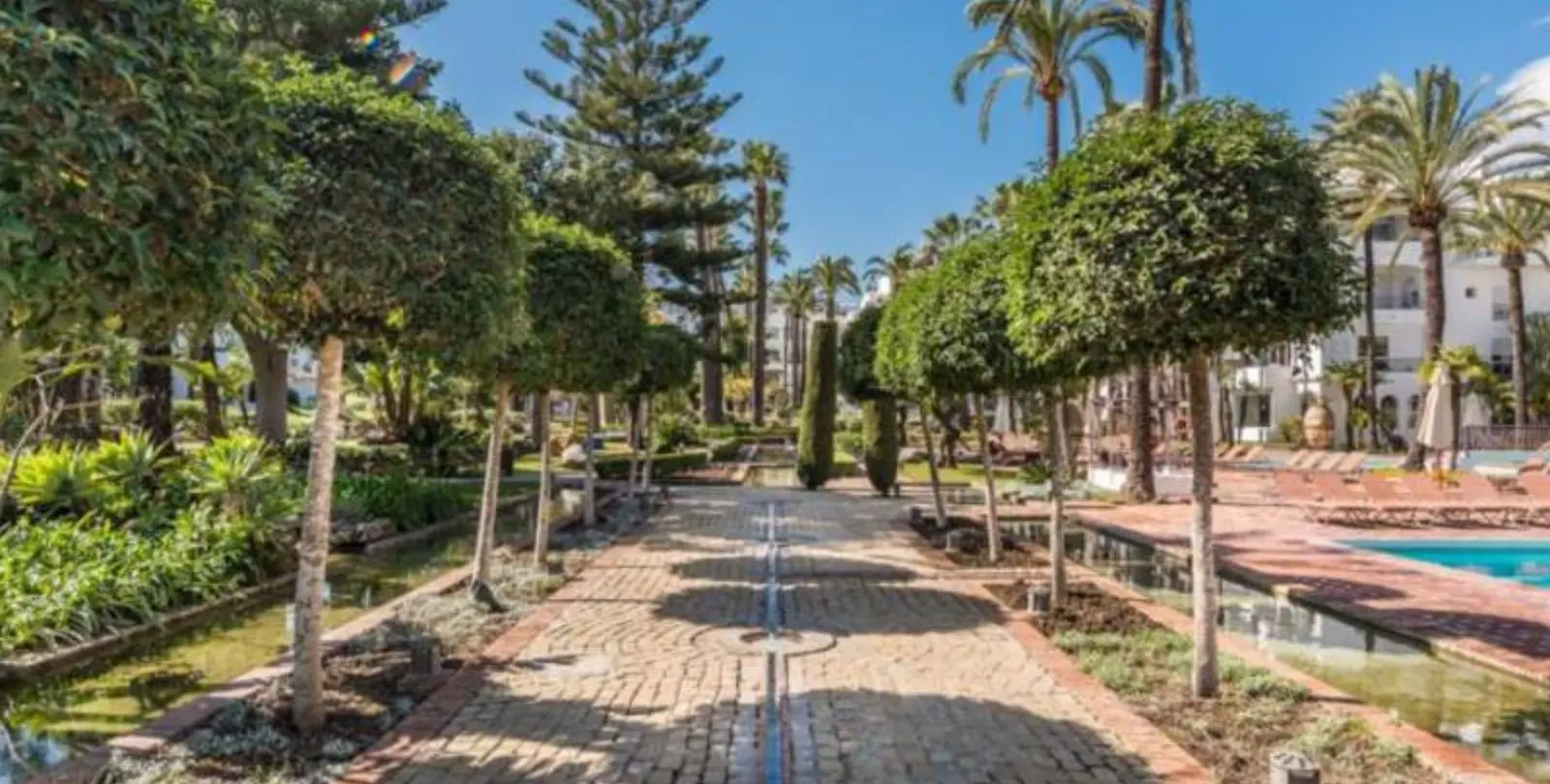 Продажа апартаментов на первом этаже в Puerto Banús 5