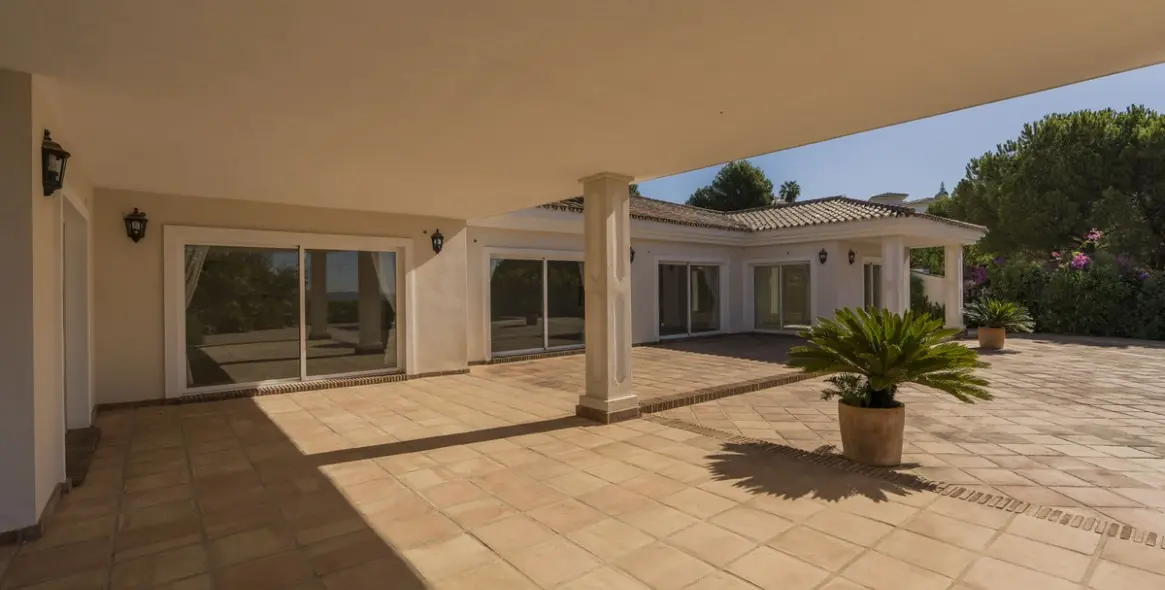 Sale of detached villa in Valtocado 2