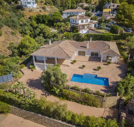 Sale of detached villa in Valtocado