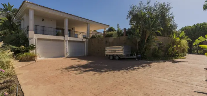 Sale of detached villa in Valtocado 3