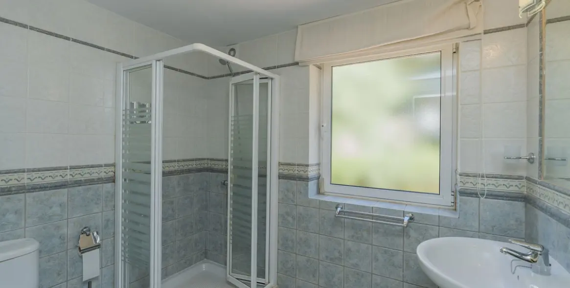 Sale of detached villa in Valtocado 25