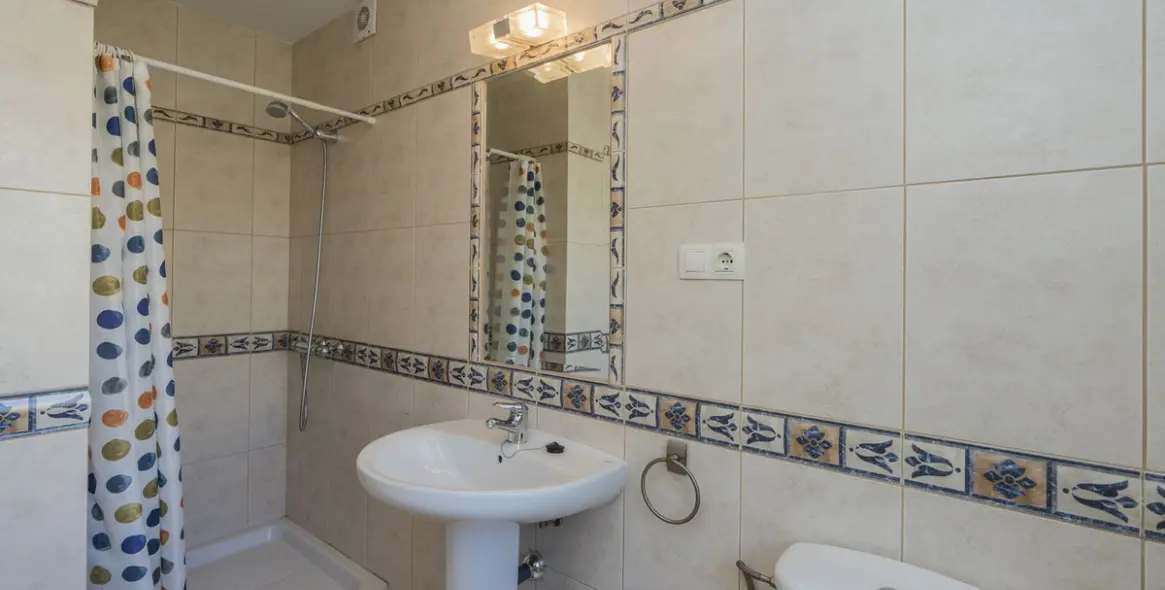 Sale of detached villa in Valtocado 33