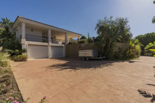 Image 4 thumb