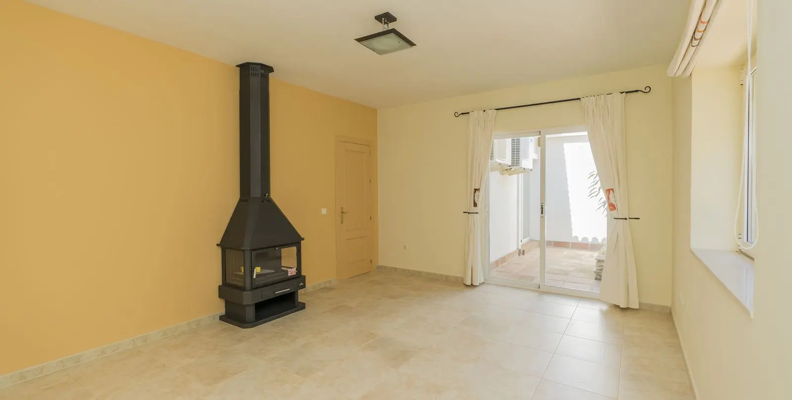 Sale of detached villa in Valtocado 18