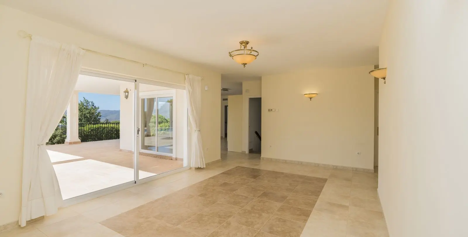 Sale of detached villa in Valtocado 23