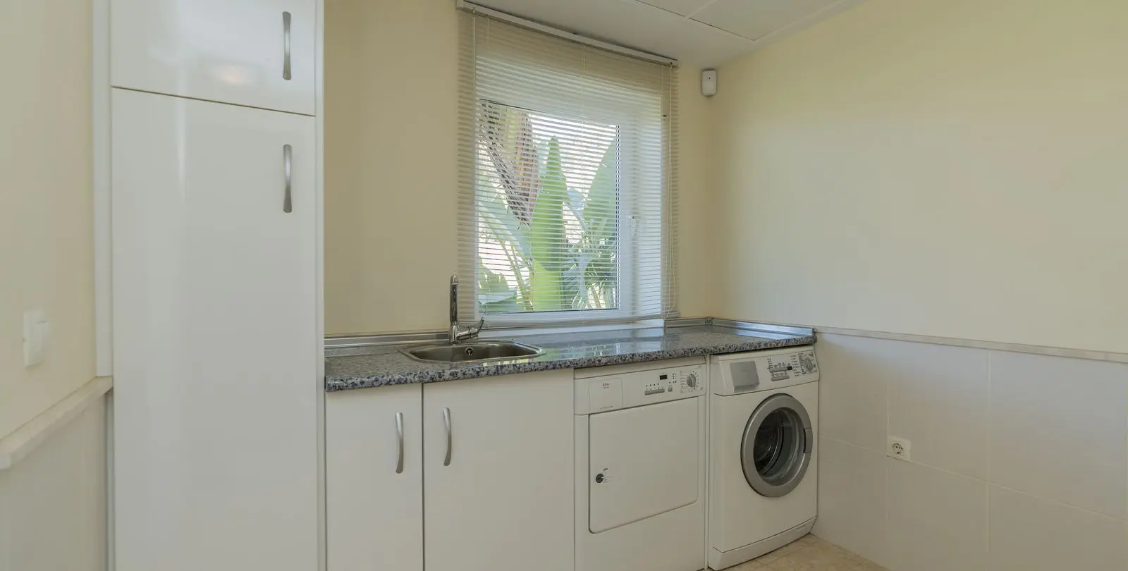 Sale of detached villa in Valtocado 35