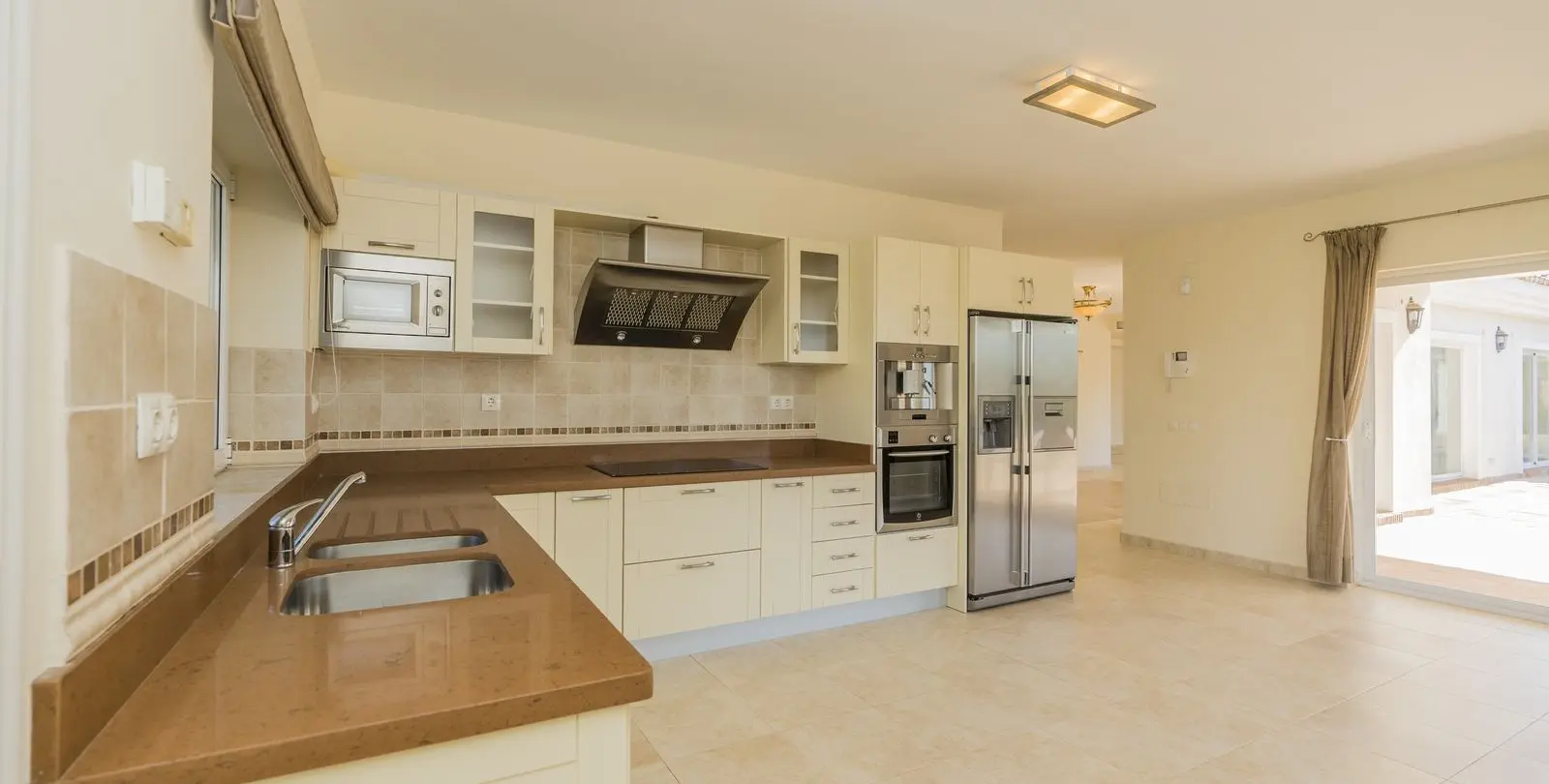 Sale of detached villa in Valtocado 36