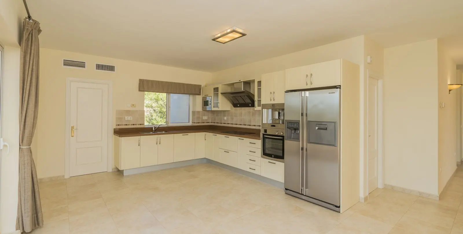 Sale of detached villa in Valtocado 37