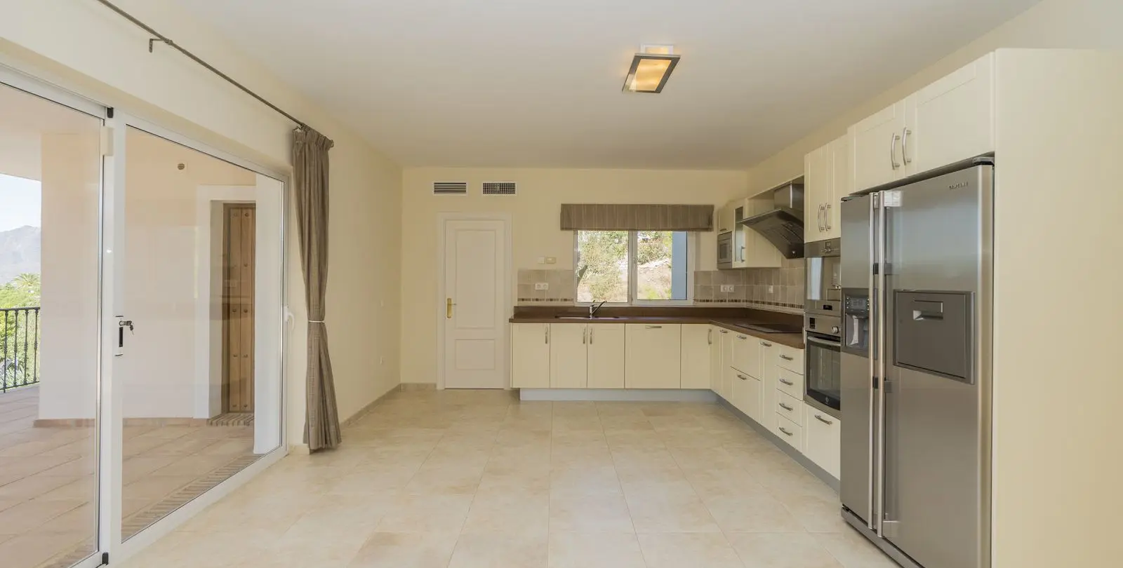 Sale of detached villa in Valtocado 38