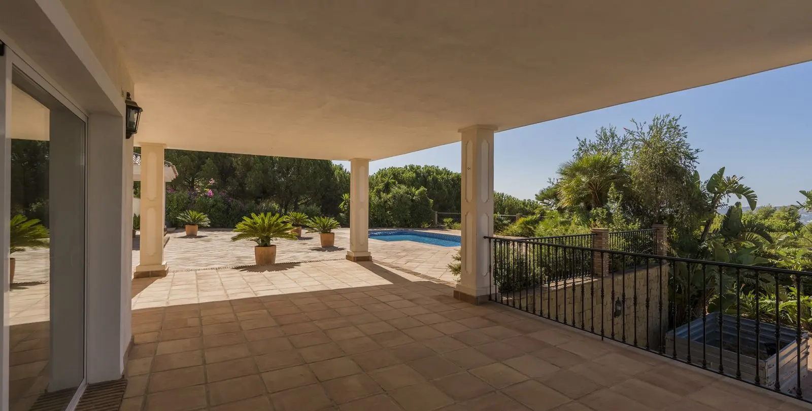 Sale of detached villa in Valtocado 43