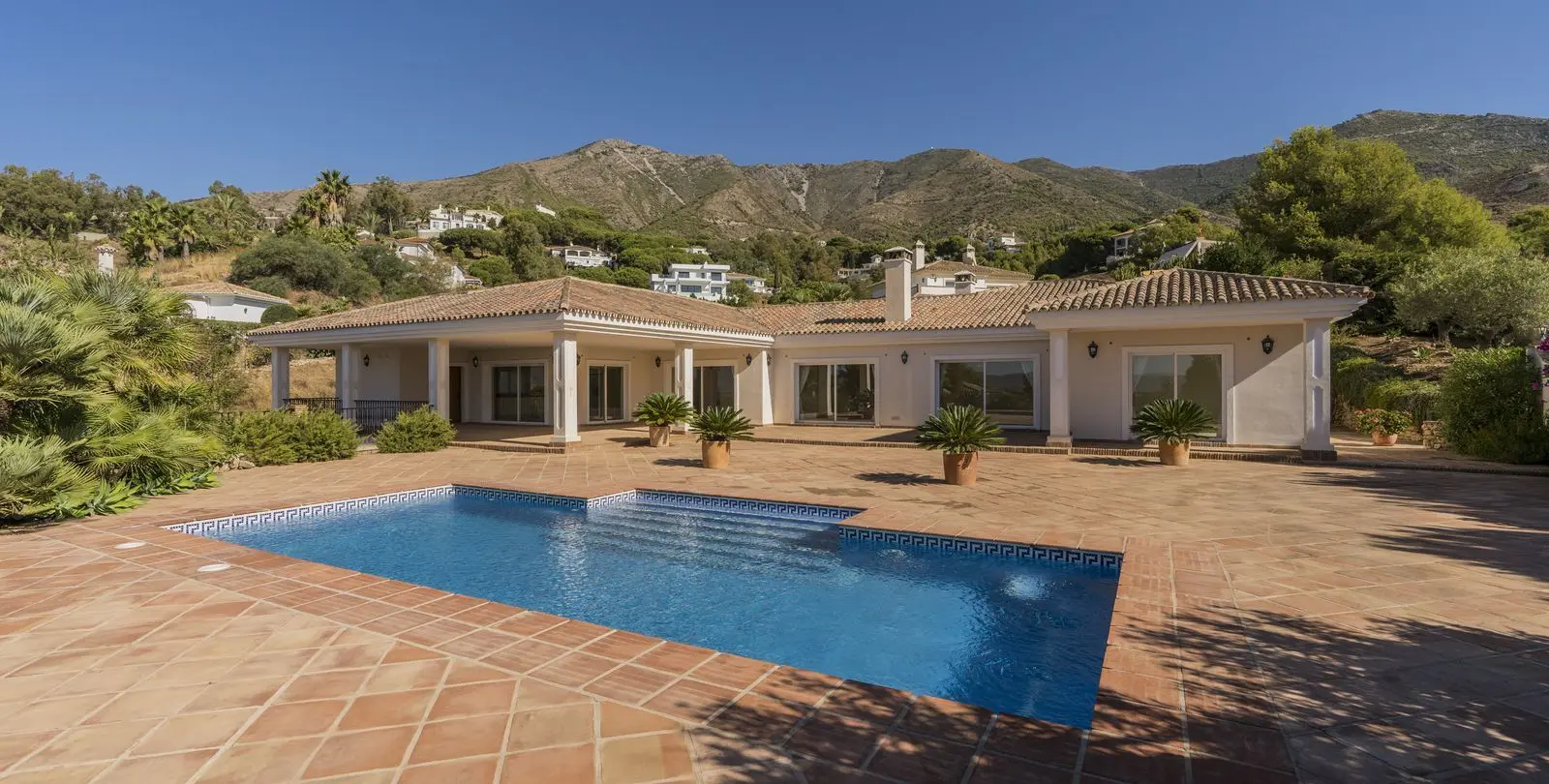 Sale of detached villa in Valtocado 45